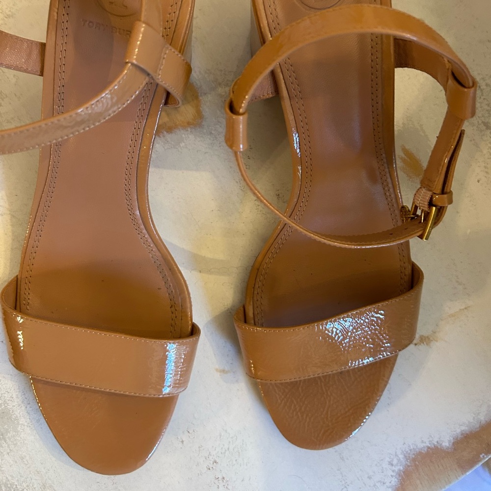 Elegant Tan Women's Sandals